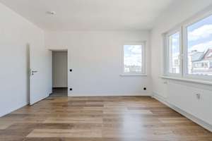 Sonnenbalkon trifft Kudamm-Blick - Hochwertig modernisierte 4 Zimmerwohnung ! – Sybelstraße 56, 10629 Charlottenburg, Berlin – Vorschaubild 9