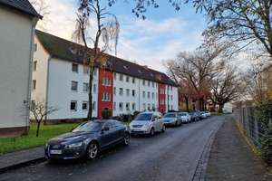 Schöne 2-Zimmer-Wohnung plus Wohnküche und Balkon, Saniert, zum 15.01.2026 – Steubenstr. 16, 40599 Reisholz, Düsseldorf – Vorschaubild 1