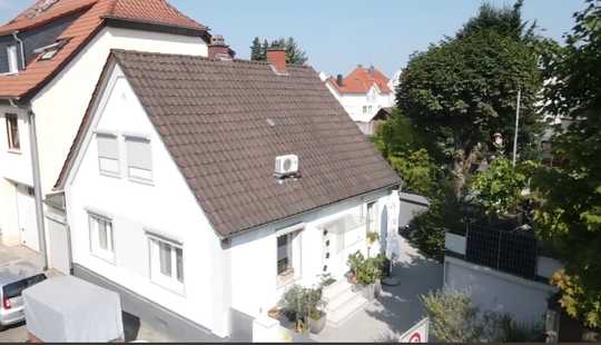 Bild von Charmantes Einfamilienhaus in Hainburg mit Garage und Hof - Offenbach - Frankfurt - Aschaffenburg