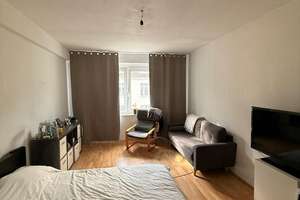 Zentral, dennoch ruhig gelegen: Große 2 Zimmer, Wohnküche, Diele, Bad 72 qm in gesuchter Lage – Helmholtzstrasse 20, 40215 Friedrichstadt, Düsseldorf – Vorschaubild 2