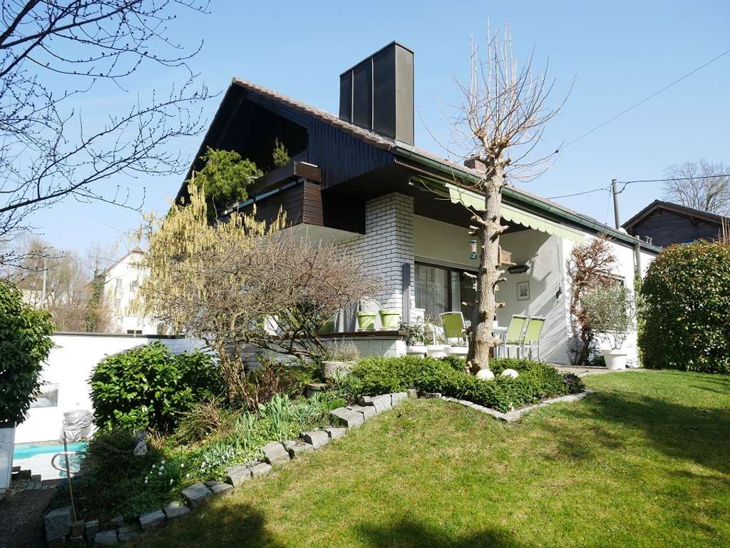 Immobilie in Friedberg - Wundervolles EFH mit Traumgarten & Pool in FRIEDBERG - Bild 0