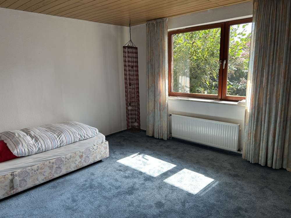 Immobilie in Dahlenburg - Wohnen oder Arbeiten ! Bungalow mit großem Grundstück und großer Lagerhalle mitten in Dahlenburg - Bild 1