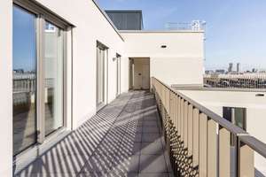 Lichtdurchflutetes Penthouse mit Terrassenzugang aus allen Räumen, Ankleide und en-suite-Bad – Weimarer Straße 1, 10625 Charlottenburg, Berlin – Vorschaubild 6