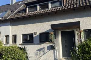 Einziehen und wohlfühlen – saniertes Reihenmittelhaus mit Garten im Arlinger
