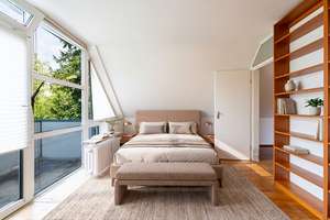 Wohnen zwischen Natur und urbaner Nähe – Dachgeschosswohnung mit Galerie und zwei Balkonen – Die vollständige Adresse der Immobilie erhältst du vom Anbieter., 80939 Obere Isarau, München – Vorschaubild 4