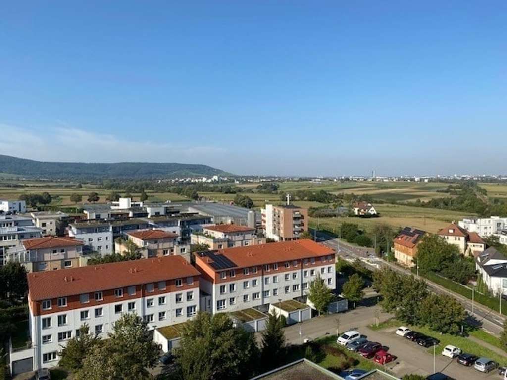 Von der Tiefgarage in den Aufzug einsteigen und diese Aussicht genießen.
Keine Käuferprovision!