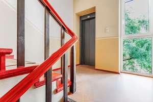 Saniertes Gründerzeit-Juwel in Friedrichshain: Helle 1-Zimmer-Wohnung mit Balkon, 53 m² – Die vollständige Adresse der Immobilie erhältst du vom Anbieter., 10243 Friedrichshain, Berlin – Vorschaubild 8