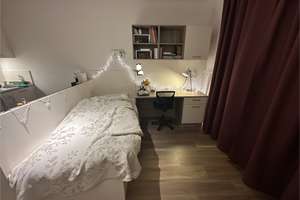 Untermiete bis 30.09.2026: Helles Wohnheimzimmer in Altstadtlage – Habsburgerstraße 132, 79104 Neuburg, Freiburg im Breisgau – Vorschaubild 1