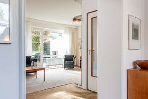Reinbek Klosterbergen: Schönes Mittelreihenhaus mit Vollkeller, Garage und Sanierungsbedarf – Holsteiner Straße 13b, 21465 Reinbek – Vorschaubild 3