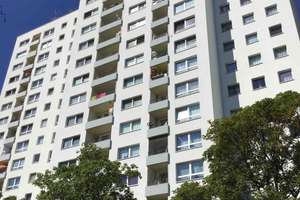 Große 2-Zimmer-Wohnung mit tollem Ausblick in Darmstadt-Kranichstein – Pfannmüllerweg 42, 64289 Kranichstein, Darmstadt – Vorschaubild 3