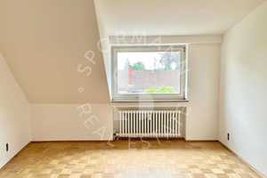 Vollständig renovierte Dachgeschosswohnung mit Einbauküche in bester Lage – Lotharstraße 11, 40547 Düsseldorf – Vorschaubild 3