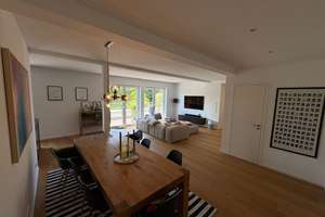 Penthousewohnung mit großer Dachterasse : Großzügige 4-Zimmer-Wohnung in Krefeld mit Blick ins Grüne – Grenzstraße 140, 47799 Cracau, Krefeld – Vorschaubild 3