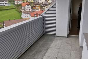 Gepflegte 3 Zimmer Wohnung im 2.OG mit EBK, Balkon in 78148 Gütenbach, WM: PAUSCHAL 710€ – Breiteneckweg 9, 78148 Gütenbach – Vorschaubild 2