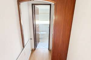 HELLE 3-ZI.-DG-WHG.: Balkon * ca. 85 qm * TL-Bad + sep. Wc * S-Luginsland (max. 2 Pers.) * ab sofort – Die vollständige Adresse der Immobilie erhältst du vom Anbieter., 70327 Luginsland, Stuttgart – Vorschaubild 4