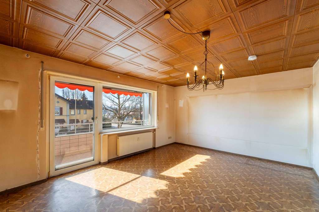 Immobilie in Rheinfelden (Baden) - 3,5-Zimmer-Wohnung mit Loggia und Lift – Renovierungsobjekt in Toplage nahe Bahnhof Herten - Bild 2