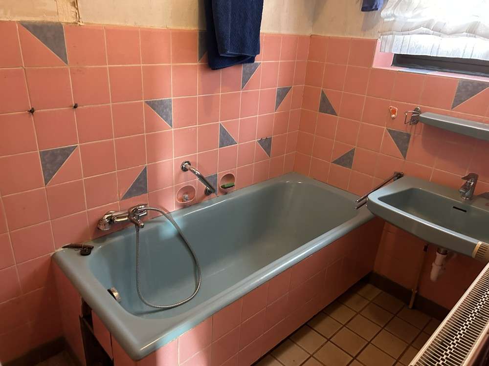 Immobilie in Wörth am Main - EFH mit viel Platz und Potenzial! - Bild 1