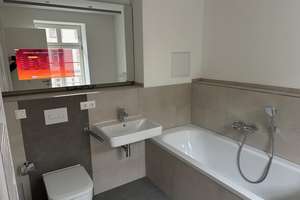 +Kernsanierter 3-Raum-Traum+ Fußbodenheizung, Tageslichtbad, Gästebad, Abstellraum, Balkon, Aufzug