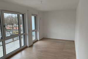 Moderne 3-Zimmer-Wohnung nahe BMW, EBK und 2 Balkonen und 2 Garagen – Fortnerstraße 22, 80933 Lerchenau-Ost, München – Vorschaubild 15