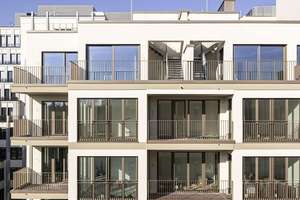 Großzügige 2-Zi.-Wohnung mit Loggia! – Nachodstraße 15C, 10779 Wilmersdorf, Berlin – Vorschaubild 1