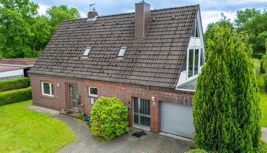 Bild von Handwerker aufgepasst – Sanierungsobjekt mit großem Grundstück!