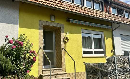 Gemütliches Reihenmittelhaus mit kleinem Garten und Garage in ruhiger und angenehmer Wohnlage