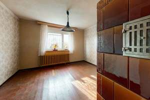 Einfamilienhaus mit großem Garten & Kachelöfen