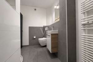 MODERNISIERTE 3-ZIMMERWOHNUNG MIT BALKON - FUßLÄUFIG ZUM NEUEN TEICH UND DEM ALLERPARK – Die vollständige Adresse der Immobilie erhältst du vom Anbieter., 38448 Teichbreite, Wolfsburg – Vorschaubild 9
