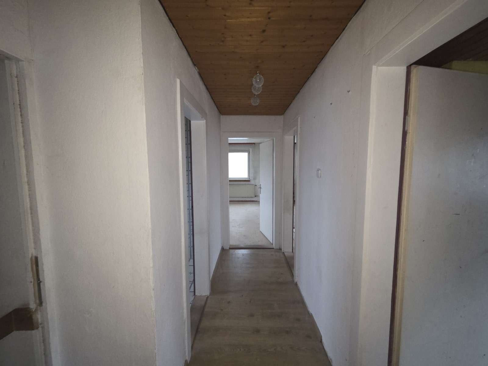 Immobilie in Untermerzbach - Großzügiges EFH (Wfl. 195 m²) mit Garage und sonnigem Garten in Siedlungslage von Untermerzbach
 - Bild 3