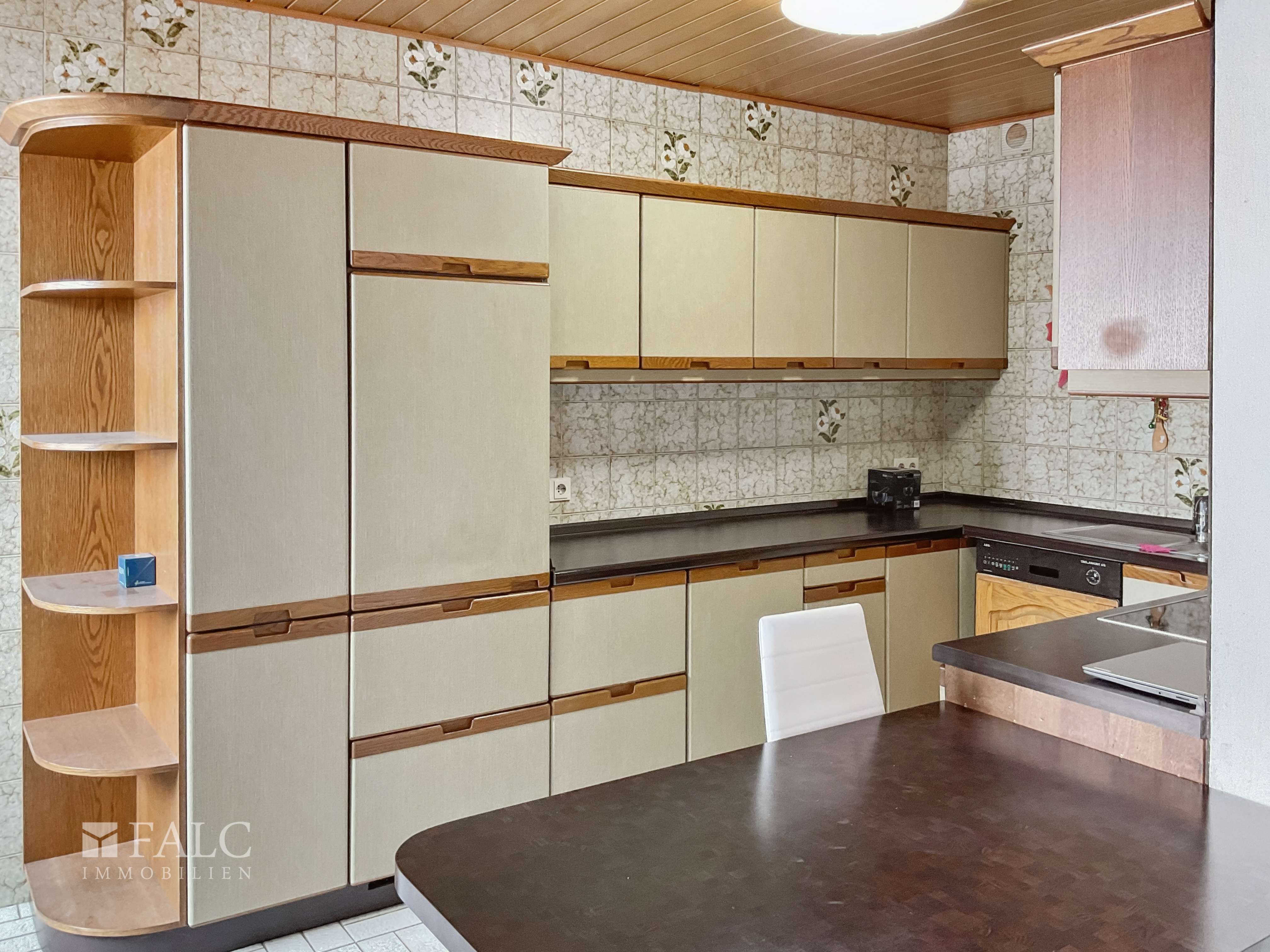 Immobilie in Tönisvorst - Wohnen als Großfamilie, WG oder Mehrfamilien - Bild 1