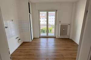 ATTRAKTIVE INNENSTADTLAGE - SONNIGE 2 ZKBB-WHG AB SOFORT FREI