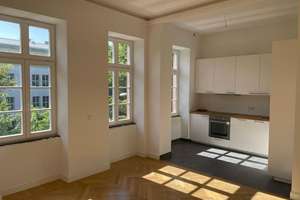 Beautiful 3 bedrooms walking distance to everything  with parking  – Die vollständige Adresse der Immobilie erhältst du vom Anbieter., 65185 Mitte, Wiesbaden – Vorschaubild 3