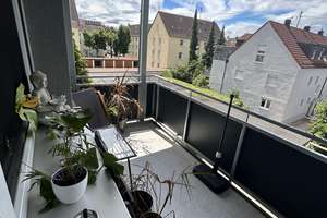 3-Zimmer-Wohnung mit Balkon, Parkplatz und EBK in Augsburg Kriegshaber