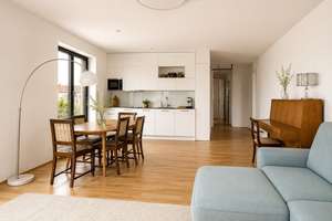 Moderne 4-Zimmer-Wohnung in Berlin-Wilmersdorf - ca. 97 m², 6. OG, inkl. Einbauküche, 2 Bäder – Die vollständige Adresse der Immobilie erhältst du vom Anbieter., 10715 Wilmersdorf, Berlin – Vorschaubild 2