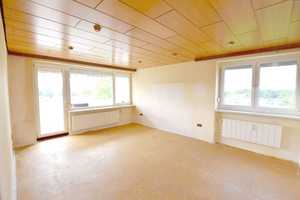 Großer Balkon + Fahrstuhl: Sonnige, großzügige 4-Zimmer-Wohnung mit Stellplatz... – Wolfsburg – Vorschaubild 3