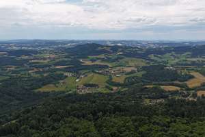 RESERVIERT – Tolles Haus im Grünen, mit richtigem Garten, Bayerischer Waldblick & flexibler Nutzung – Die vollständige Adresse der Immobilie erhältst du vom Anbieter., 94357 Konzell – Vorschaubild 2