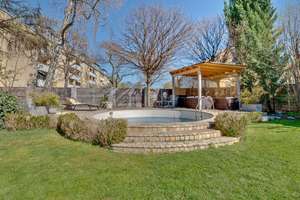 Traumhafte Ruheoase! Elegantes Stadthaus mit Pool, einzigartigem Garten und 700m² Grundstück – Die vollständige Adresse der Immobilie erhältst du vom Anbieter., 90439 Sankt Leonhard, Nürnberg – Vorschaubild 8
