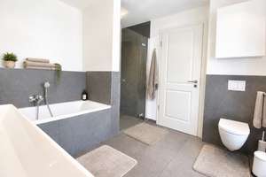 JAKOBSHOF: 4-Zi-Penthouse mit Stil & Format. Dachterrasse. Top-Interieur. Aufzug. 2 TG-Plätze. – Die vollständige Adresse der Immobilie erhältst du vom Anbieter., 40215 Friedrichstadt, Düsseldorf – Vorschaubild 11