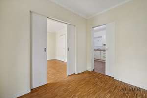 Ruhig gelegen & mit Terrasse – Charmante 3-Zimmer-Erdgeschosswohnung – Die vollständige Adresse der Immobilie erhältst du vom Anbieter., 22529 Lokstedt, Hamburg – Vorschaubild 17