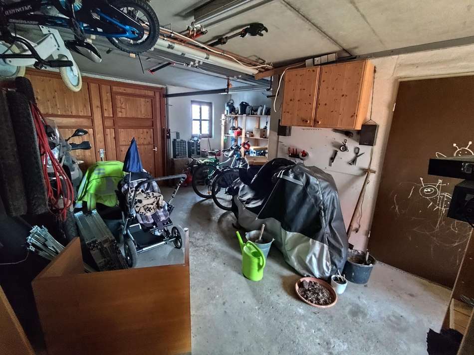 Große Garage