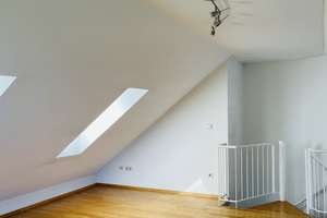 Lichtdurchflutete Galerie-Whg mit schicker Einbauküche und Dachterrasse – Die vollständige Adresse der Immobilie erhältst du vom Anbieter., 90425 Wetzendorf, Nürnberg – Vorschaubild 7