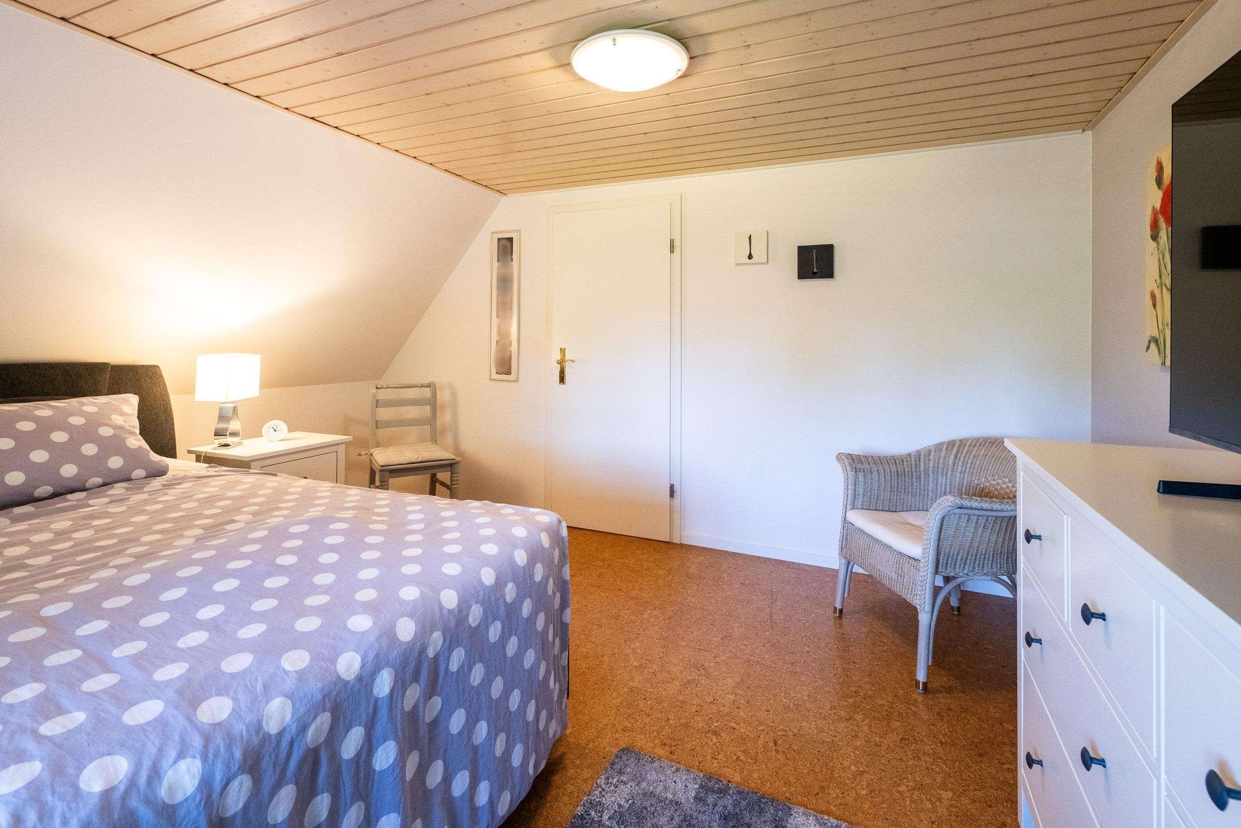 Immobilie in Risum-Lindholm - Idyllisches Friesenhaus unter Reet in bevorzugter Wohnlage - Bild 2