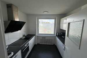 Helle 3-Zi. Wohnung mit moderner EBK und Balkon am Stadtrand - ideal für Paare und kleine Familien!