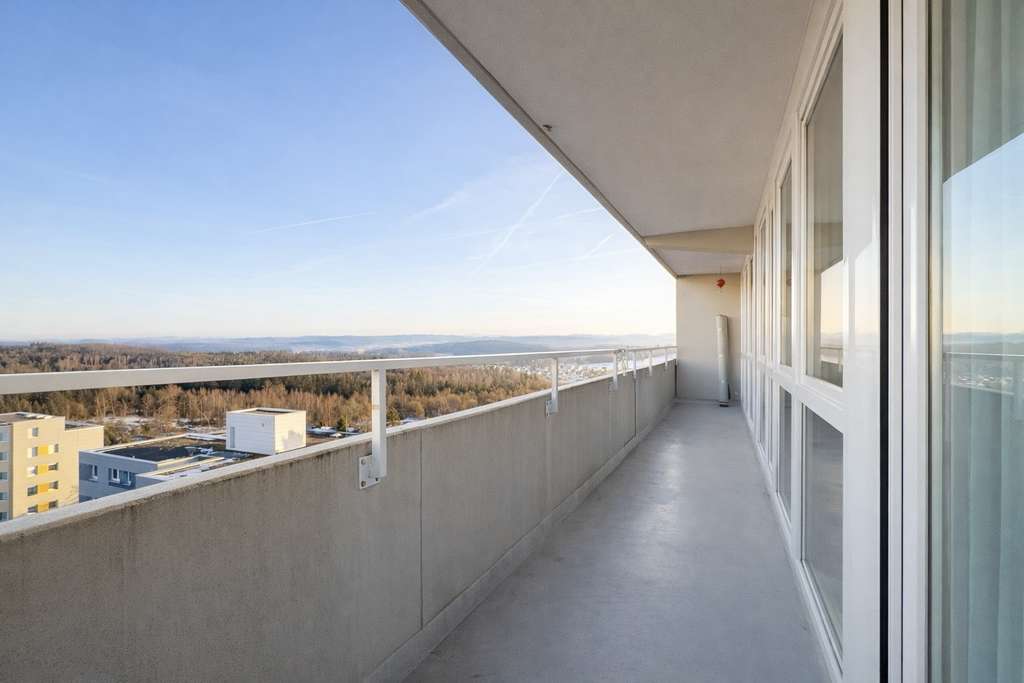 Immobilie in Leutkirch im Allgäu - Weitblick inklusive – Helle 4-Zimmer-Wohnung mit großem Balkon - Bild 4