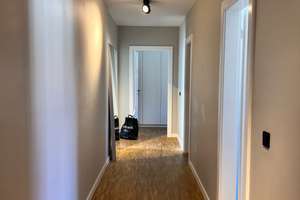 Schwabing erleben: Helle 3-Zimmer-Wohnung mit Balkon Teilmöbliert – 80805 Neufreimann, München – Vorschaubild 16