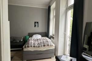 NEU *Paul & Partner* KLEINE, SCHÖNE  2-ZIMMER-WOHNUNG – ZENTRALE LAGE IN WIESBADEN ! – Die vollständige Adresse der Immobilie erhältst du vom Anbieter., 65185 Westend / Bleichstraße, Wiesbaden – Vorschaubild 3