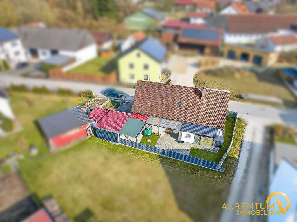 Immobilie in Wildenberg - Charmantes Einfamilienhaus mit Garten, Werkstatt und viel Potenzial in ruhiger Lage von Wildenberg - Bild 3