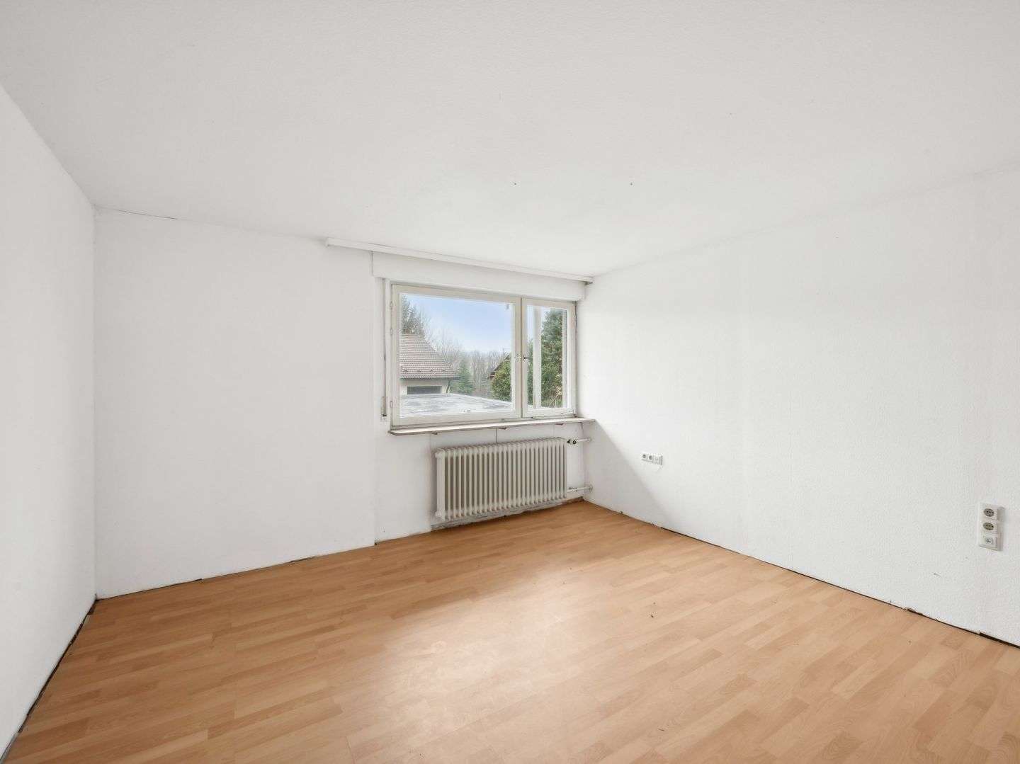 Immobilie in Gaggenau - Großzügiges Mehrgenerationenhaus mit Einliegerwohnung in hervorragender Lage von Gaggenau - Bild 3