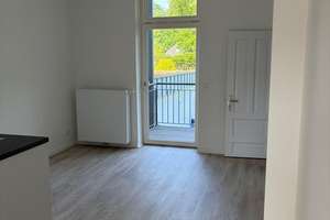 Frisch sanierte 2-Zimmer-Altbauwohnung mit Balkon – Langelohstraße 13, 22609 Osdorf, Hamburg – Vorschaubild 4