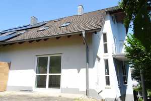 Großzügige Doppelhaushälfte mit Garage und Stellplatz in Herzogenaurach-Nähe Dohnwald – Erlangen-Höchstadt (Kreis) – Vorschaubild 1