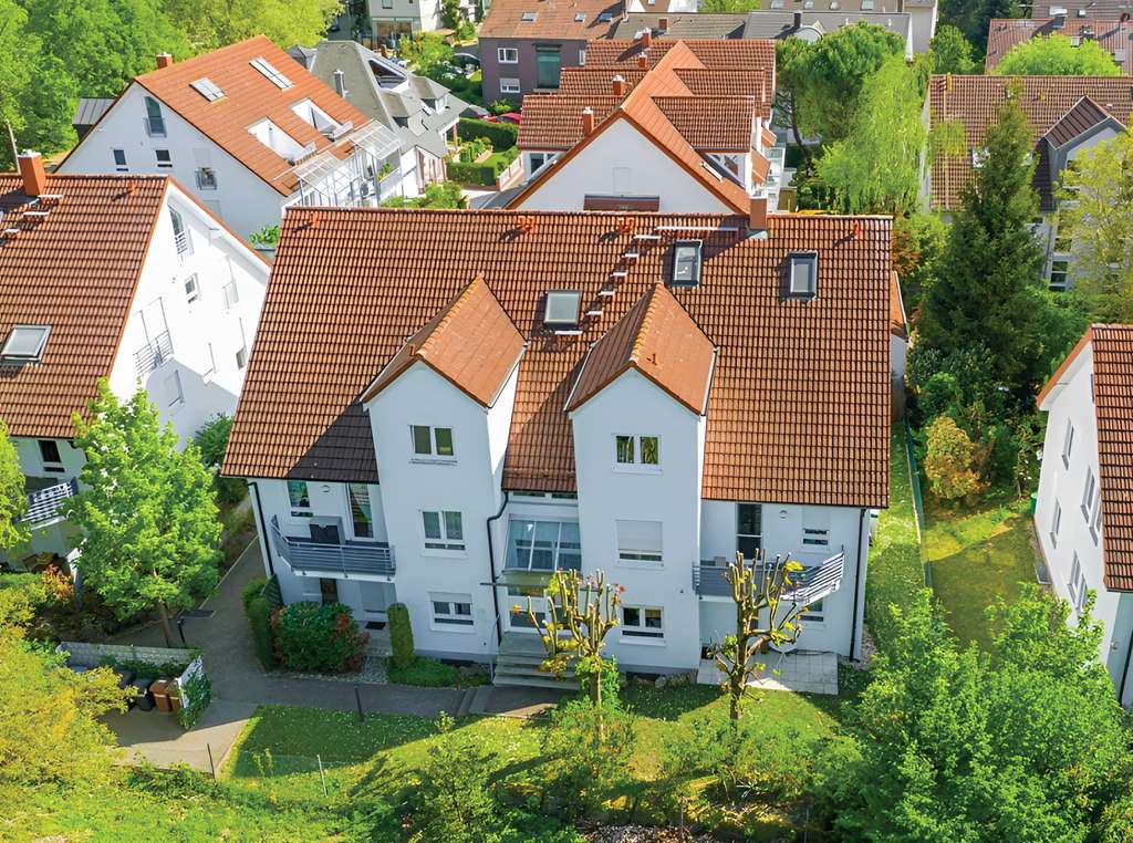 Charmante Maisonettewohnung mit Südbalkon
– Lichtdurchflutetes Wohnen im Dachgeschoss!